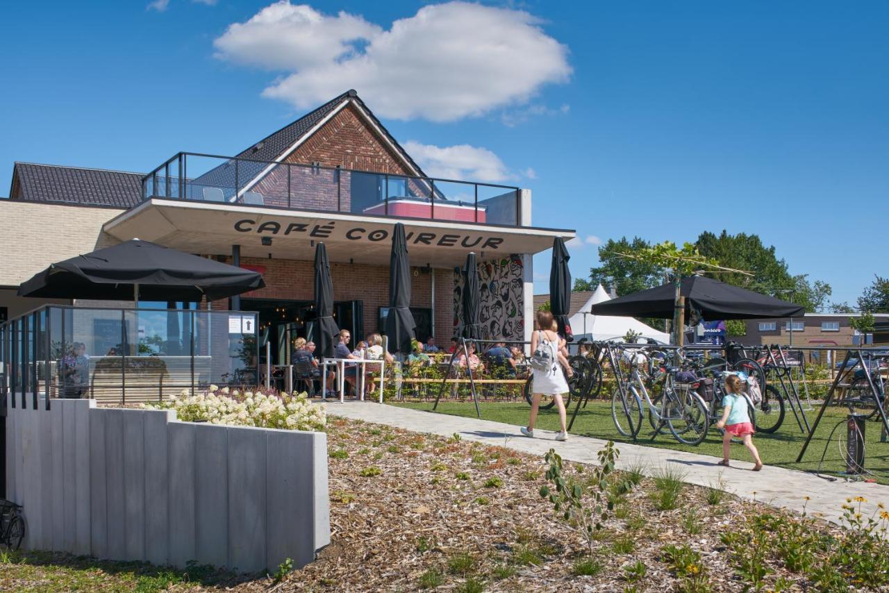 Отель Cafe Coureur Борглон Экстерьер фото
